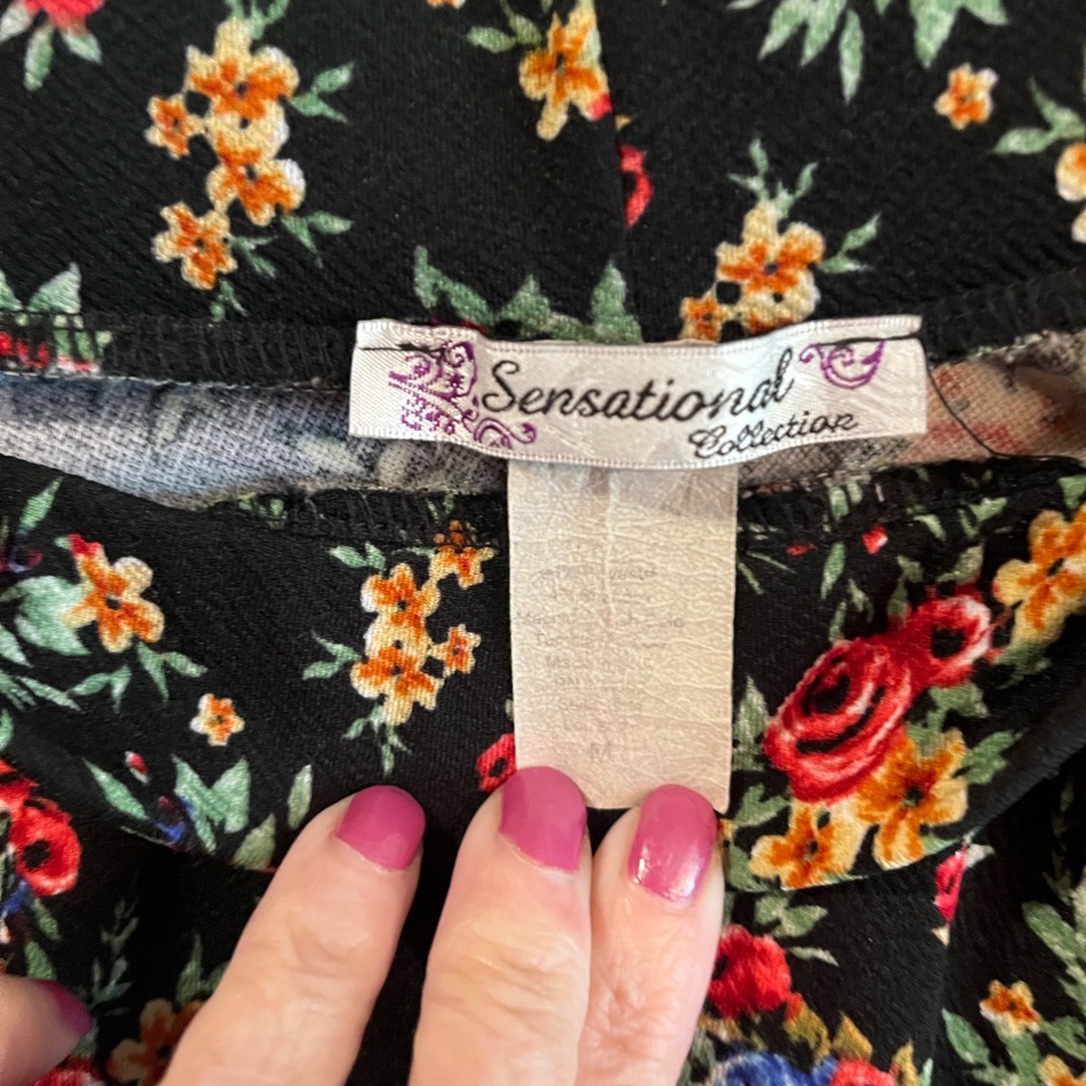 Sensational Collection Red and Pink Floral A-Line Skater Skirt Knee-Leng… - Picture 2 of 3